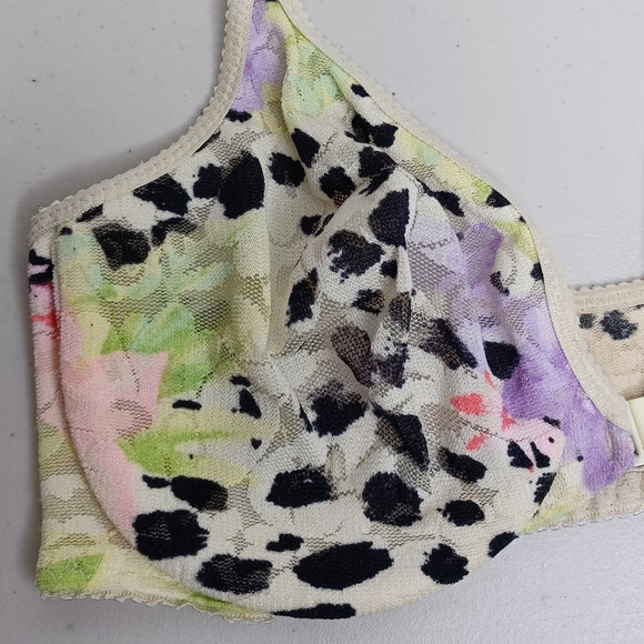 Victoria’s Secret Vintage Dainty Floral Lace Underwire Front Closure Bra - Picture 7 of 11